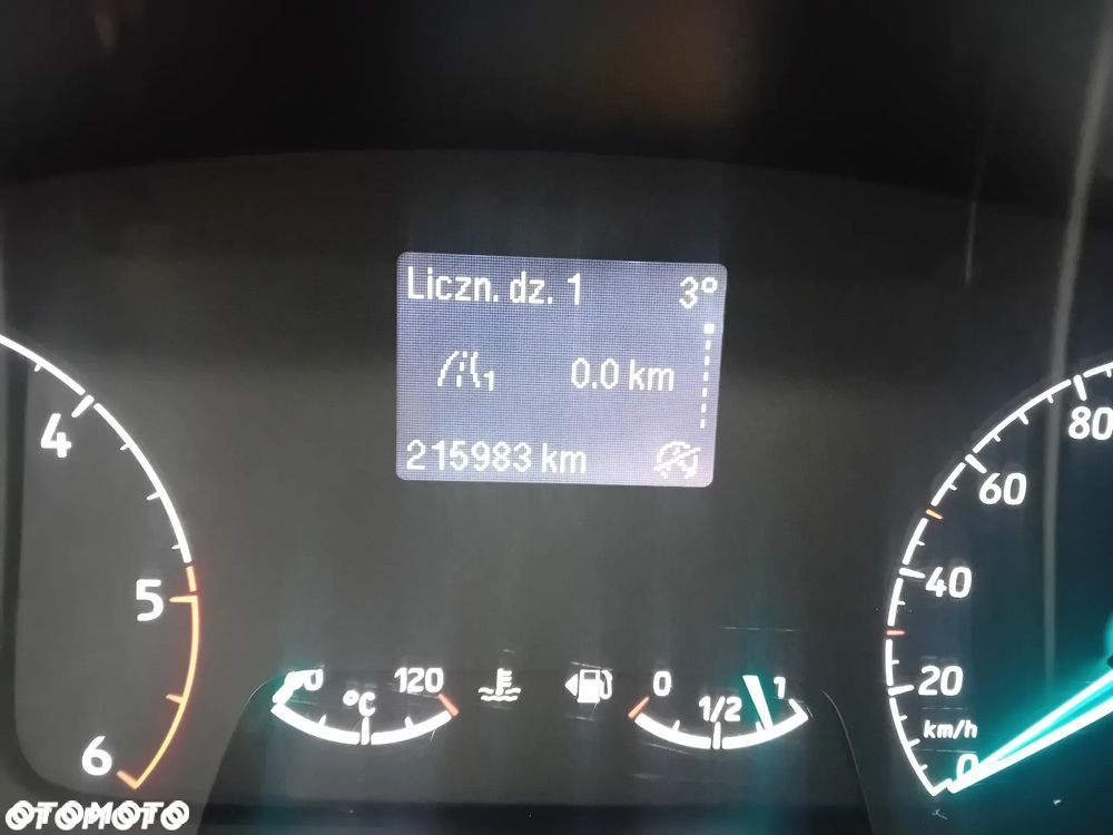 Ford Tourneo Custom - 28