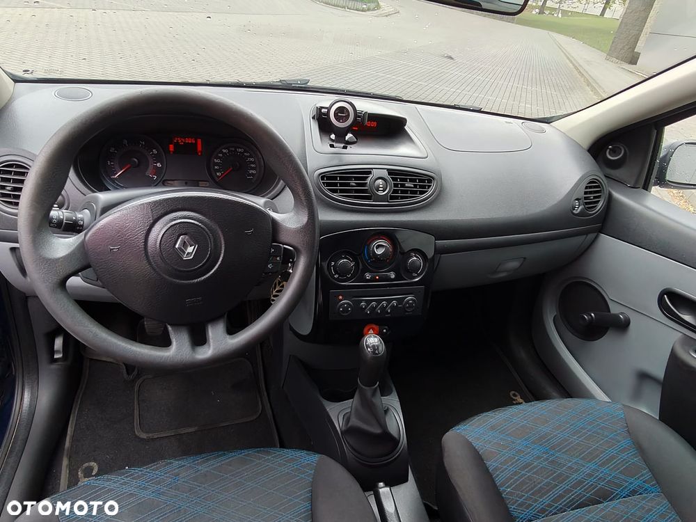 Renault Clio 1.2 16V Tech Run - 18