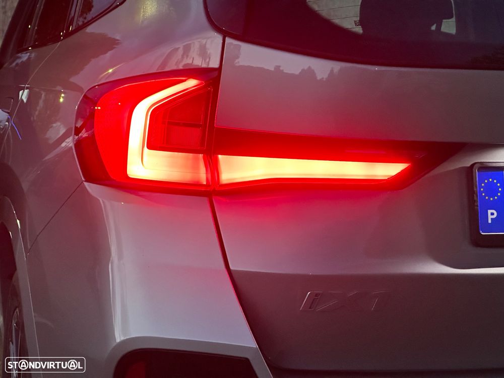 BMW iX1 eDrive20 M Sport Pack - 11