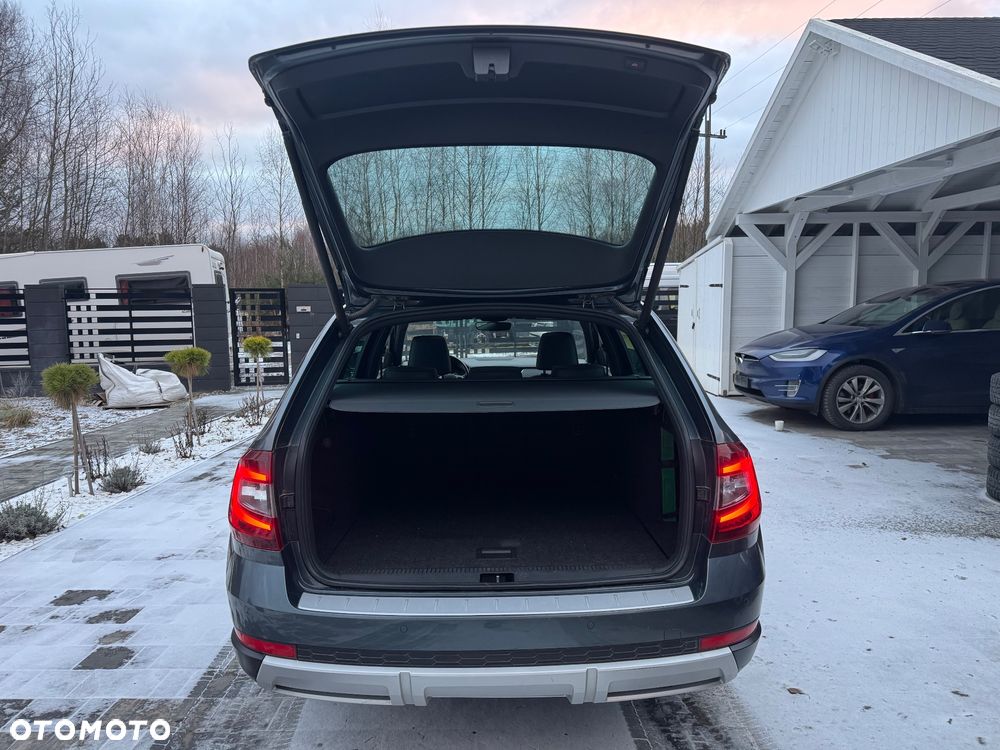 Skoda Octavia Scout 2.0 TDI 4x4 DSG - 16
