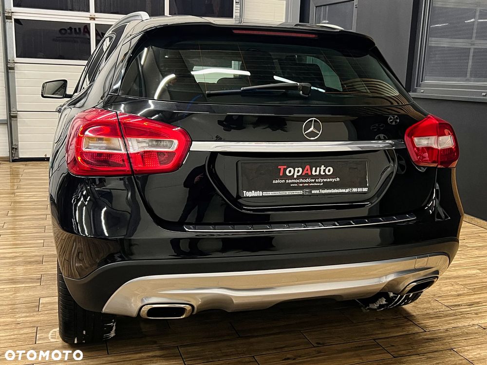 Mercedes-Benz GLA - 10