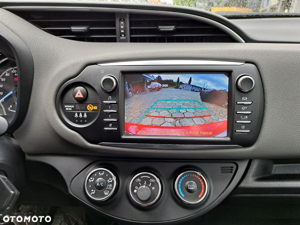 Toyota Yaris 1.0 Premium EU6 - 23