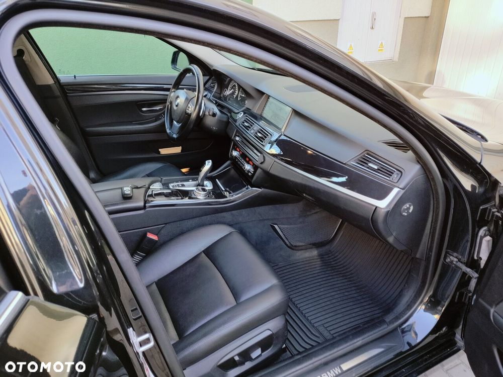 BMW Seria 5 520d xDrive - 13