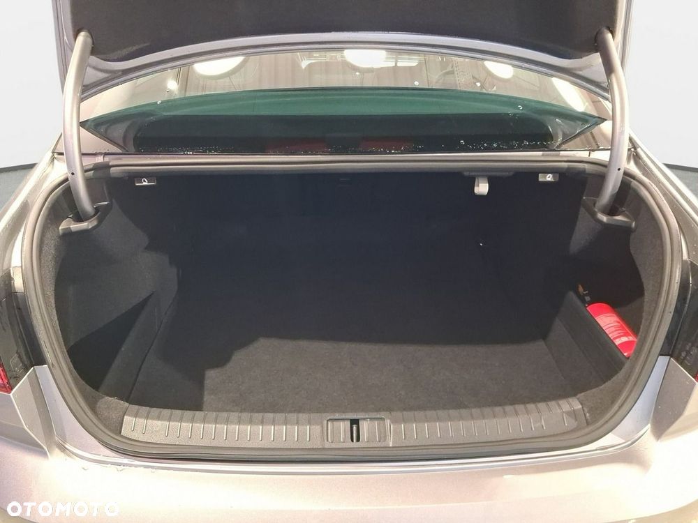 Volkswagen Passat 2.0 TDI Elegance DSG - 12