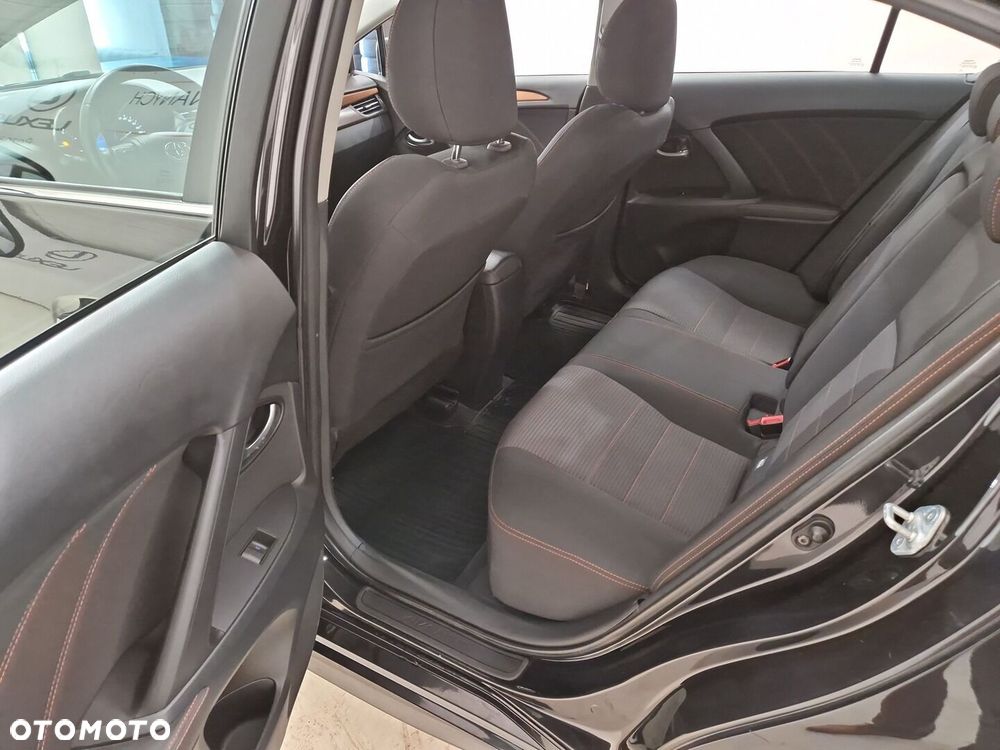 Toyota Avensis 2.0 D-4D Premium - 12