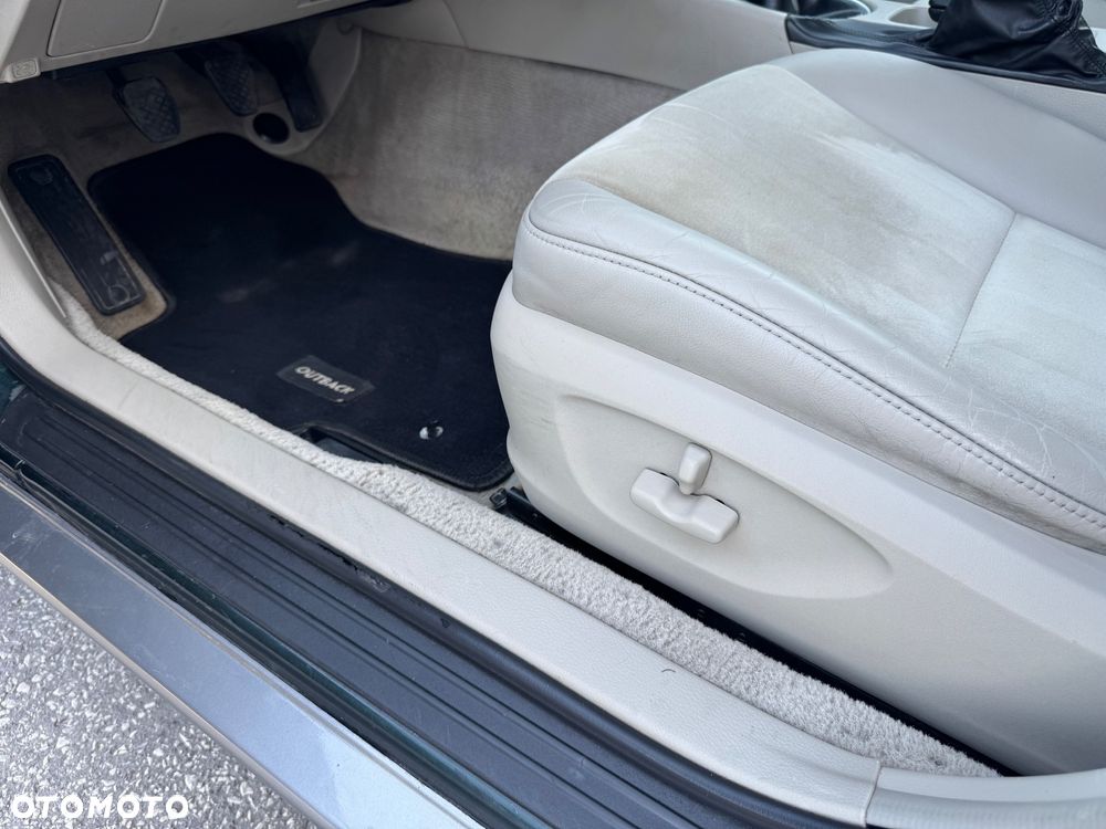 Subaru Outback Legacy 2.5RC NAV - 18