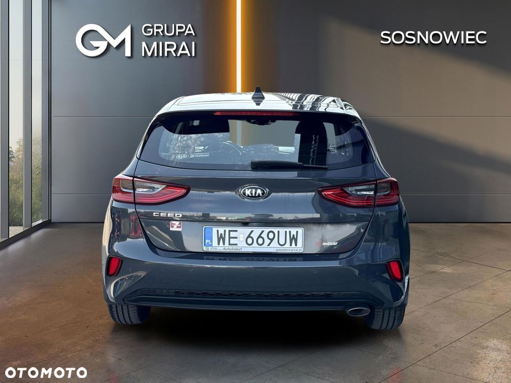 Kia Ceed - 4