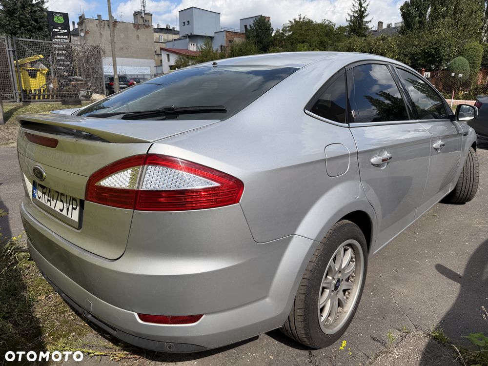 Ford Mondeo 2.0 TDCi Ghia - 12