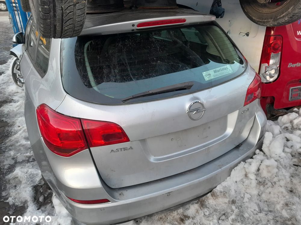 Klapa tylna pokrywa bagażnika OPEL Astra J kombi 09-15r. Z176 - 2