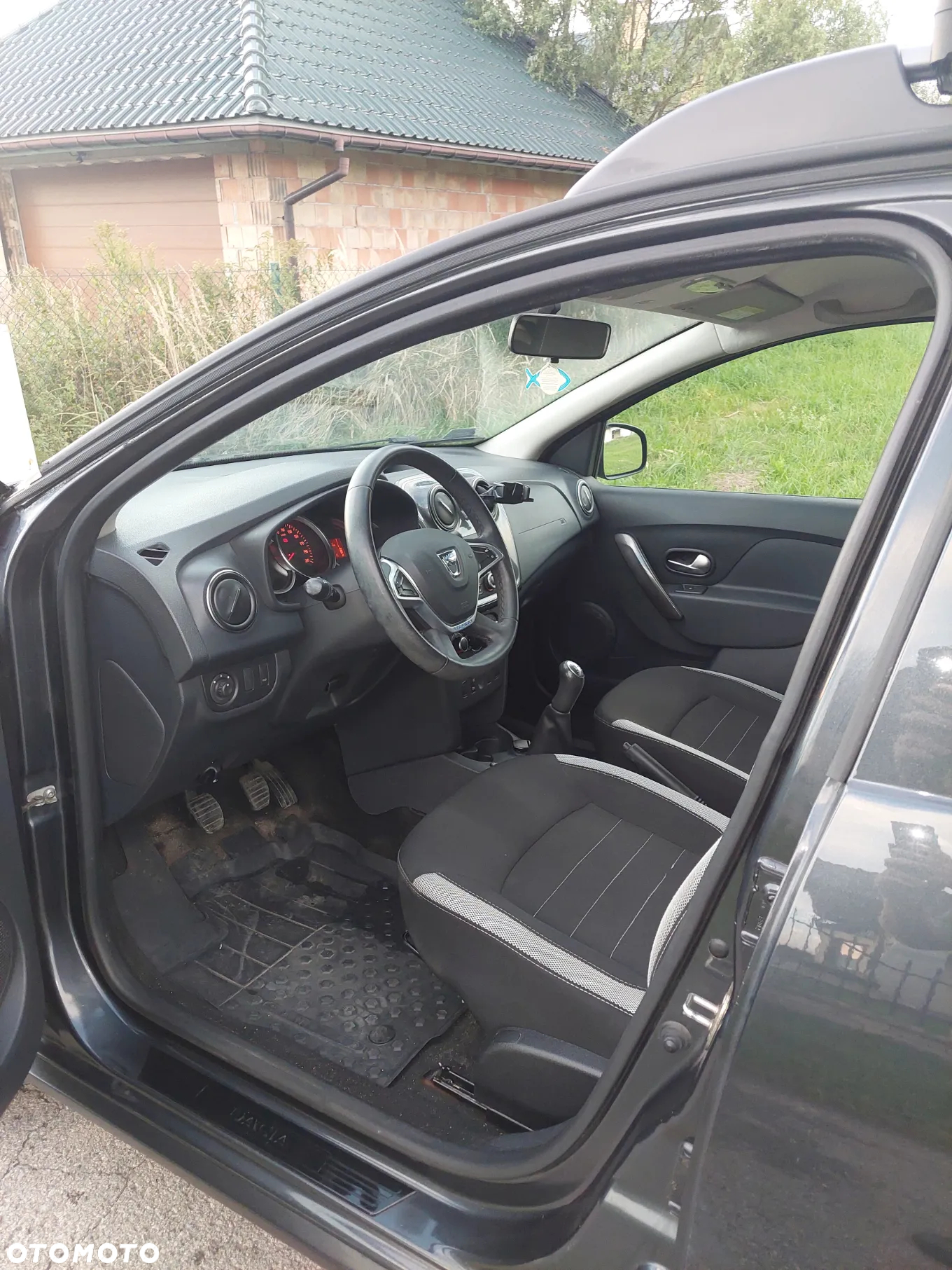 Dacia Sandero 0.9 TCe SL Celebration - 8