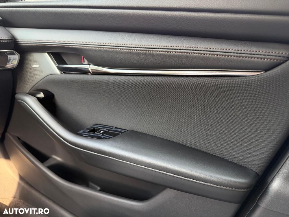 Mazda 3 e-Skyactiv X186 AT MHEV Exclusive-Line - 19