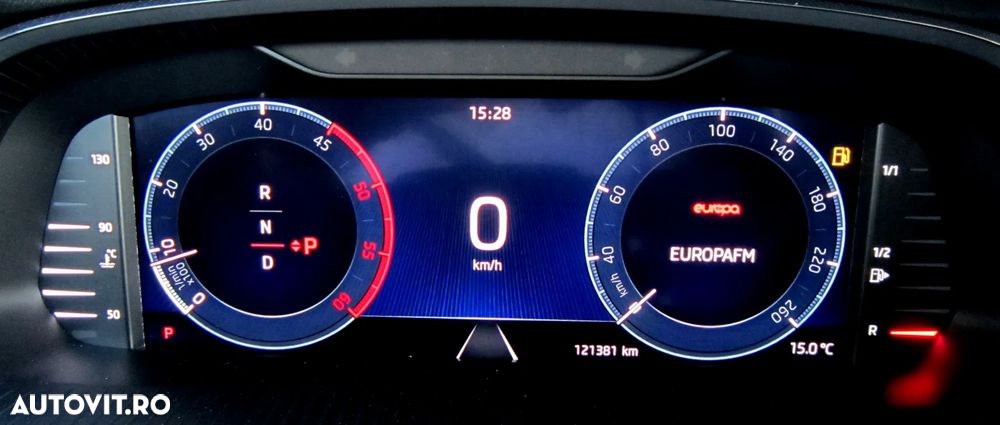 Skoda Octavia 2.0 TDI STYLE DSG - 6