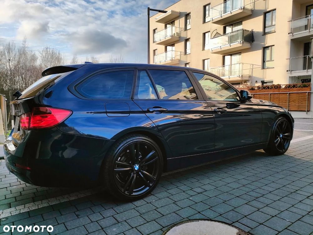 BMW Seria 3 320d Sport-Aut Sport Line - 12