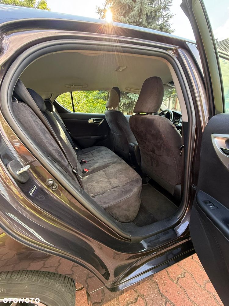 Lexus CT - 11