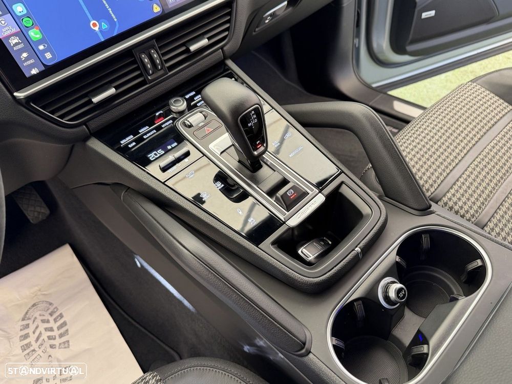 Porsche Cayenne Coupé E-Hybrid - 21