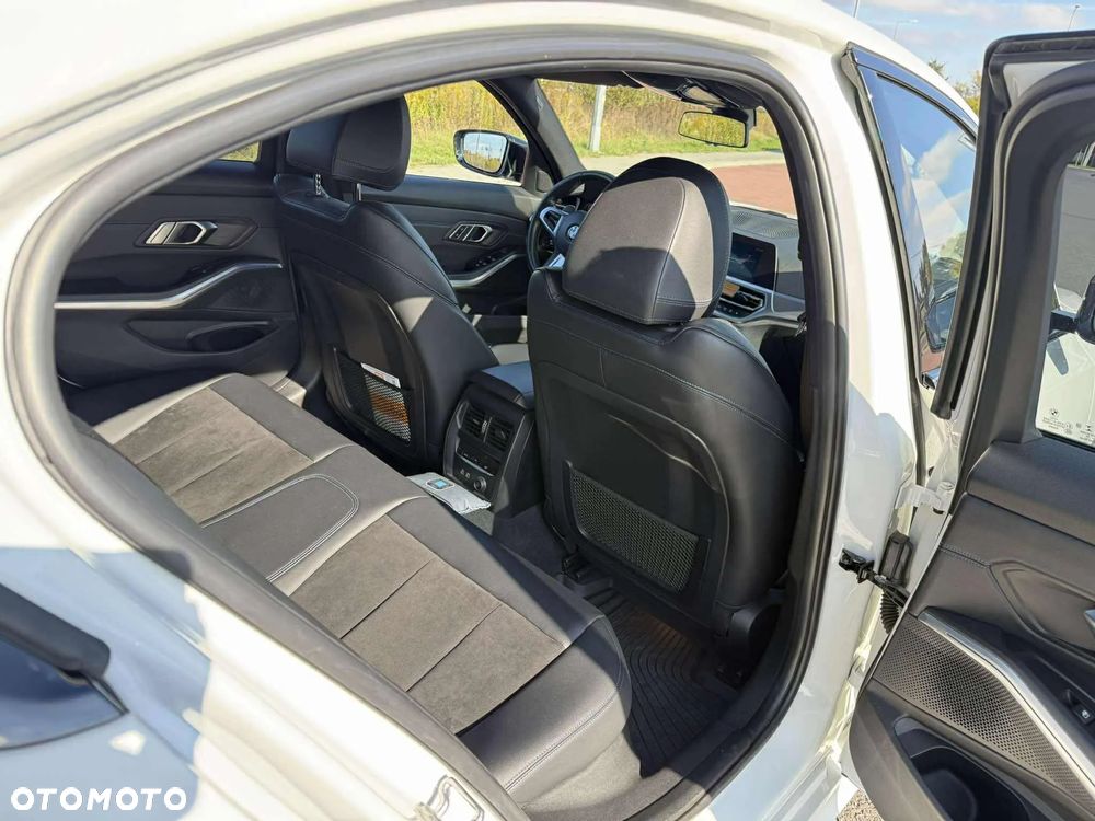 BMW Seria 3 320i M Sport Shadow sport - 19