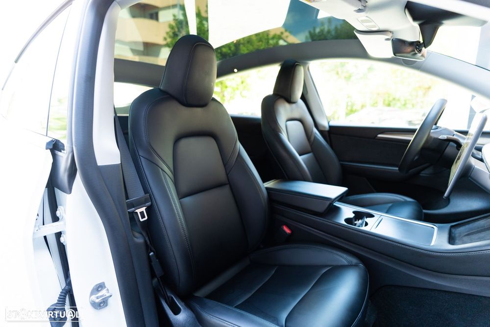 Tesla Model Y Long Range Dual Motor AWD - 23