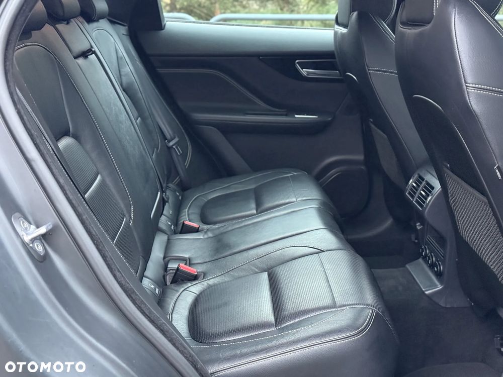 Jaguar F-Pace 20d AWD R-Sport - 24
