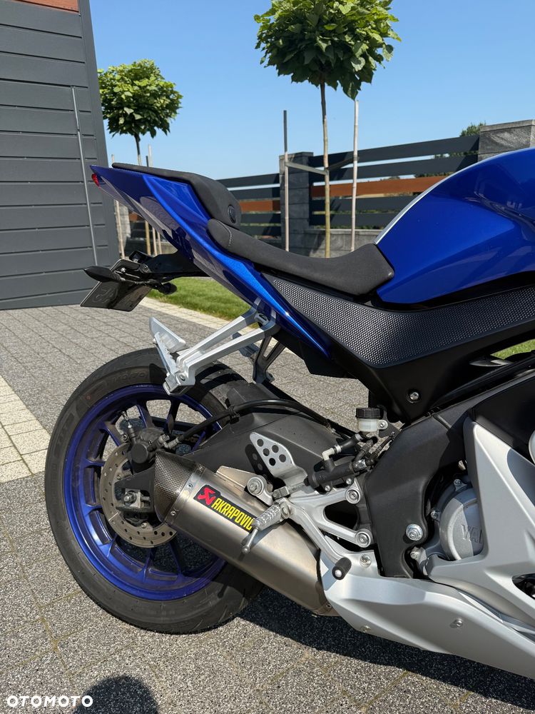 Yamaha YZF - 5