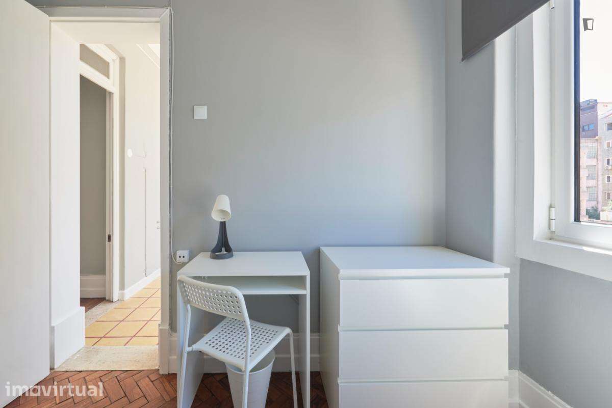 Quarto - localizado em Saldanha Lisbon - Grande imagem: 5/15