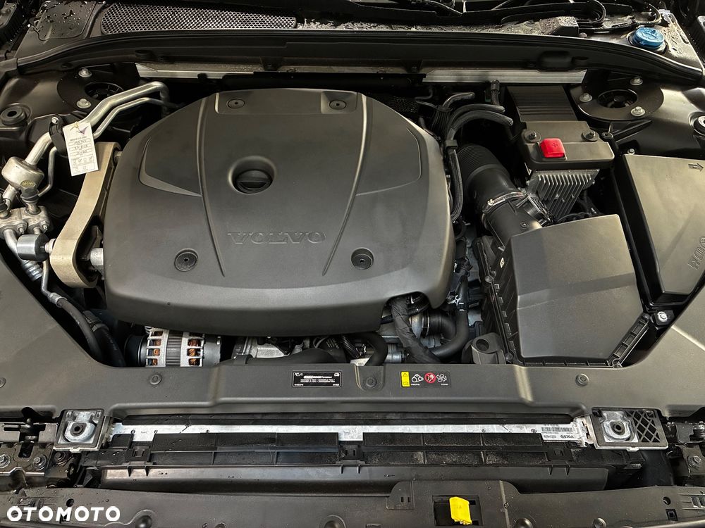 Volvo V60 T4 Momentum Pro - 19