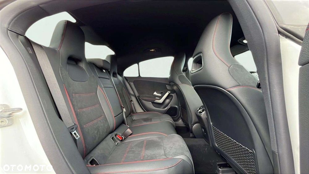 Mercedes-Benz CLA - 14