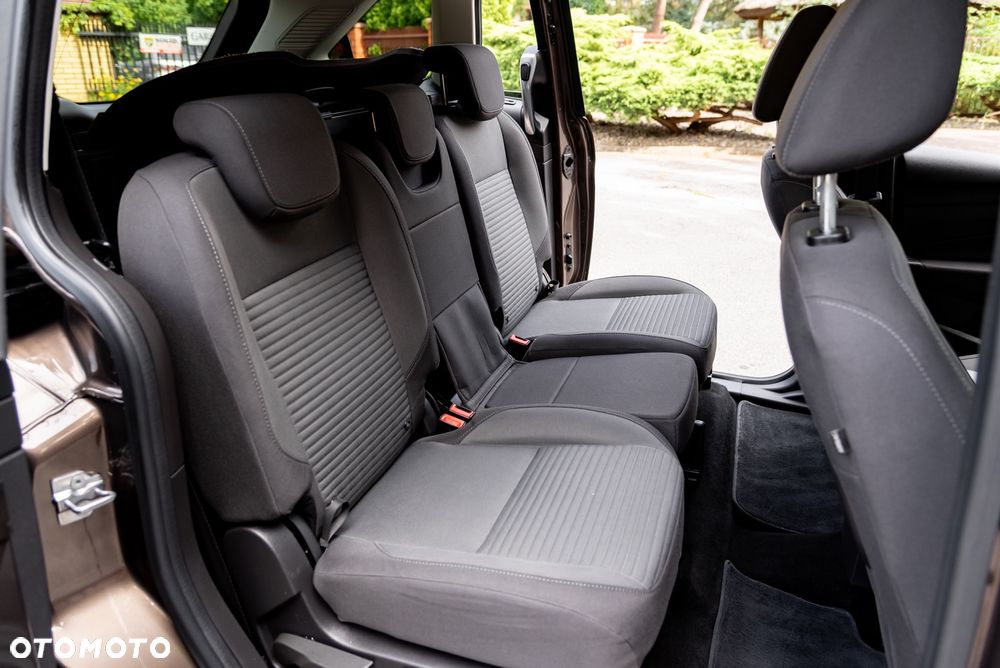 Ford Grand C-MAX - 21