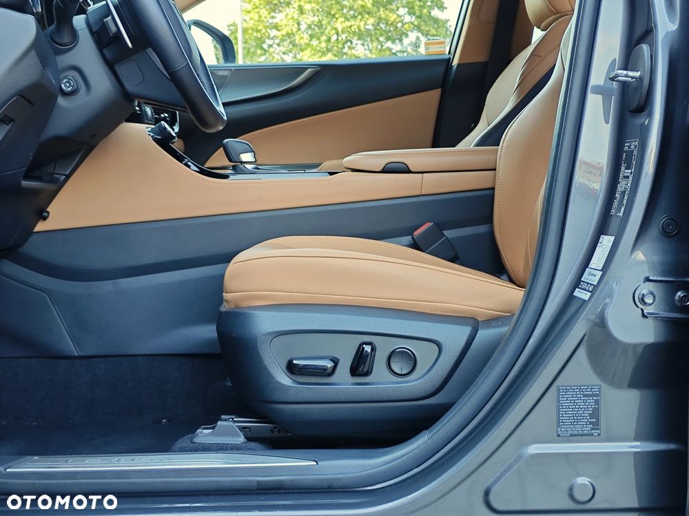 Lexus NX 350h Omotenashi AWD - 12