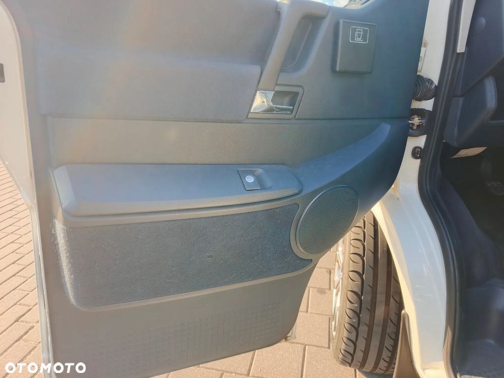 Volkswagen Multivan - 12