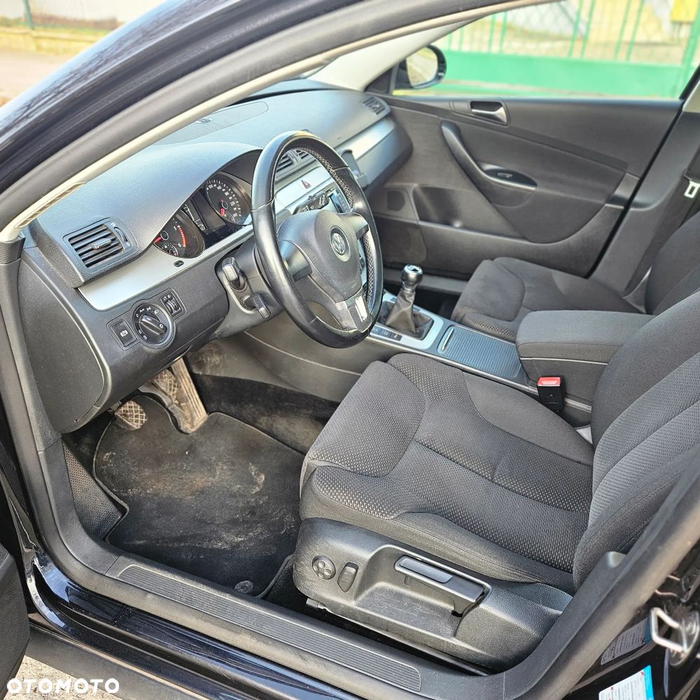 Volkswagen Passat 2.0 Blue TDI SCR Comfortline - 14