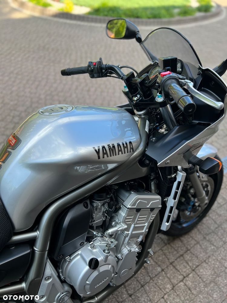Yamaha FZS - 30