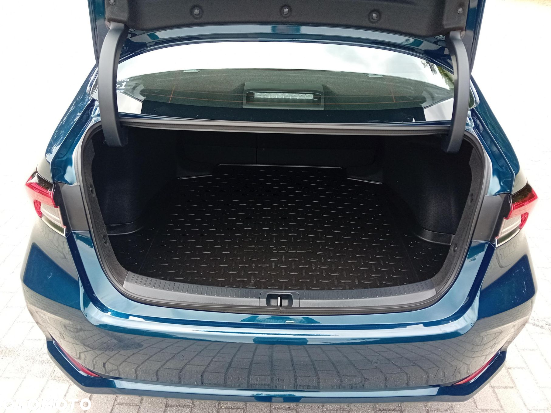 Toyota Corolla - 13