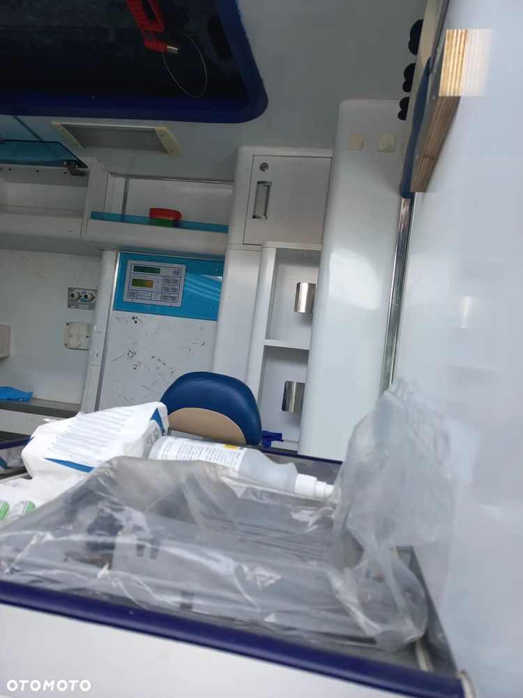 Mercedes Sprinter 3.0 ambulans na czesci - 8