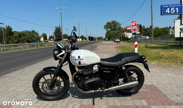Triumph Street Twin