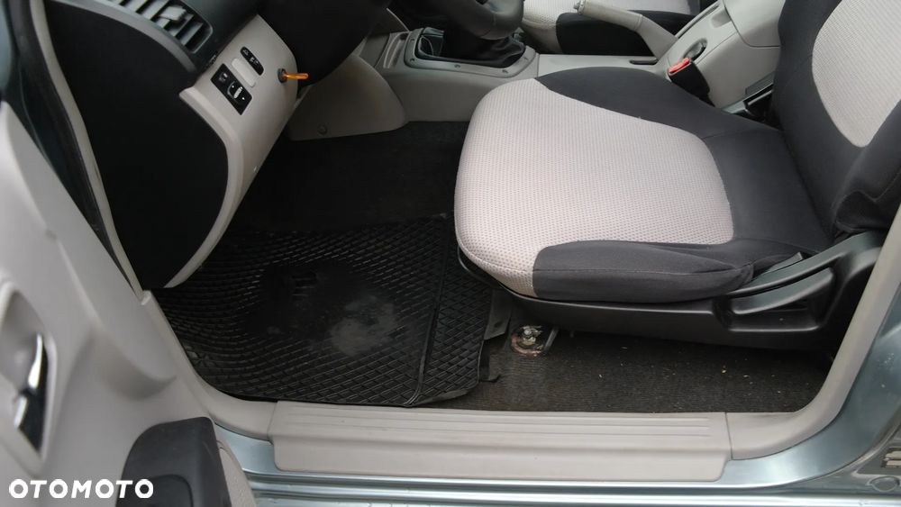 Mitsubishi L200 2.5 DID Invite AC - 11