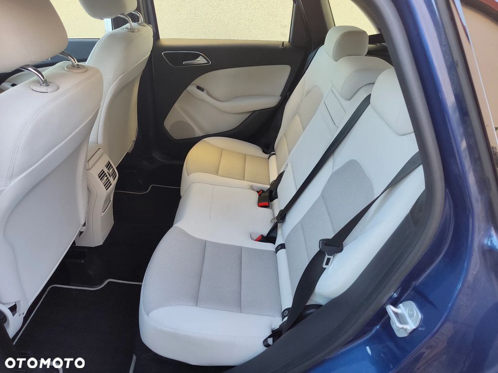 Mercedes-Benz Klasa B 180 CDI (BlueEFFICIENCY) - 31