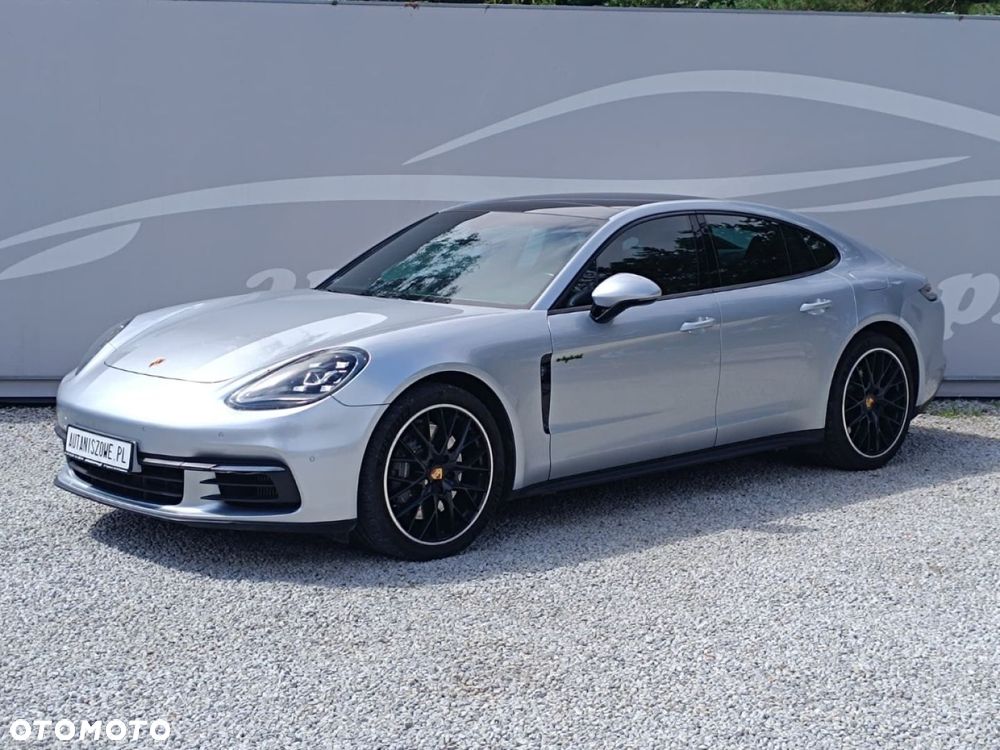Porsche Panamera - 1