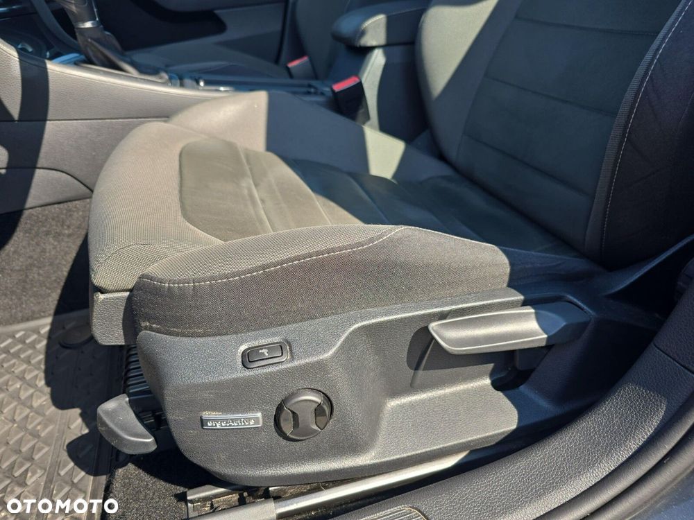 Volkswagen Golf - 12
