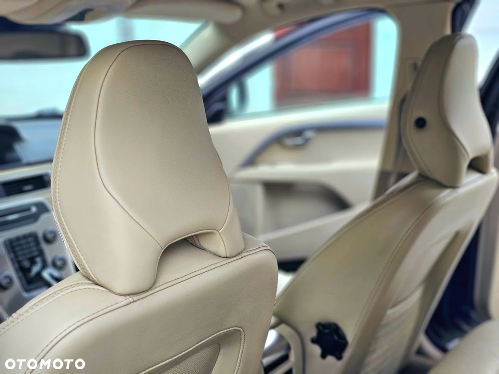 Volvo XC 70 D5 AWD Momentum - 20