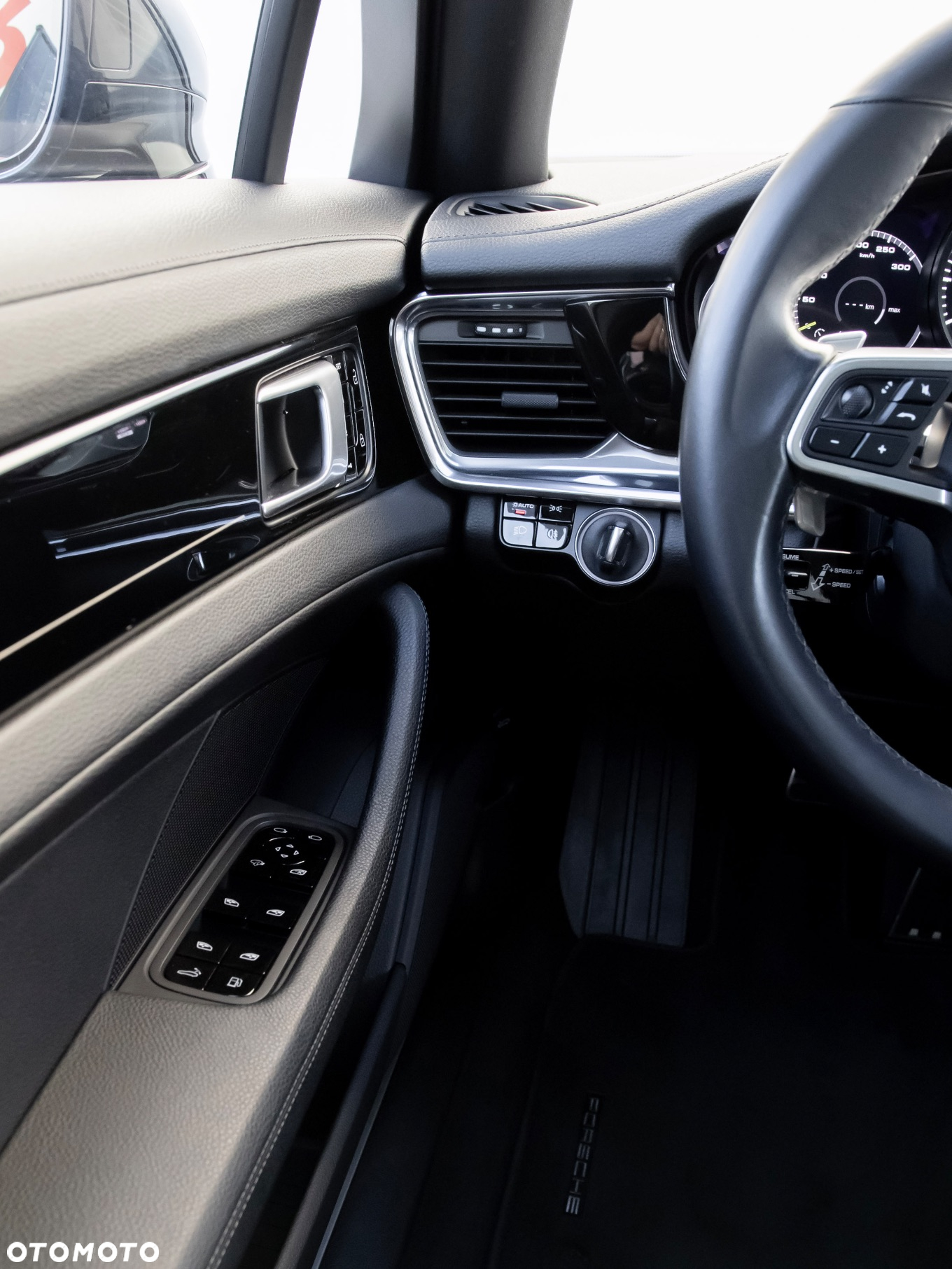 Porsche Panamera 4 10 Years Edition - 25