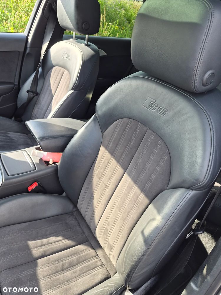 Audi S6 Avant - 11