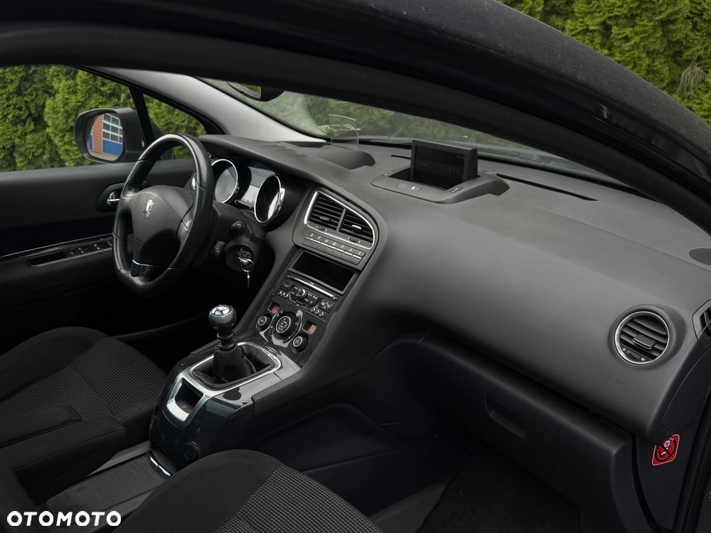 Peugeot 5008 - 13