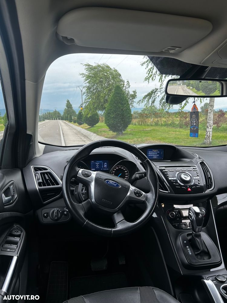 Ford Kuga 2.0 TDCi Powershift 4WD Titanium - 9