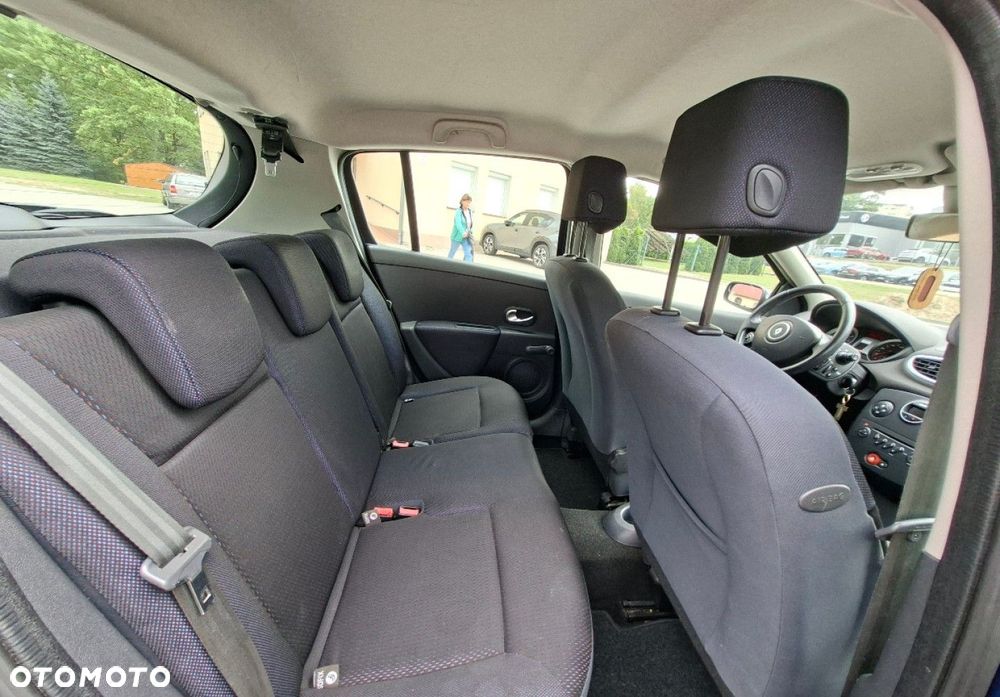 Renault Clio - 15
