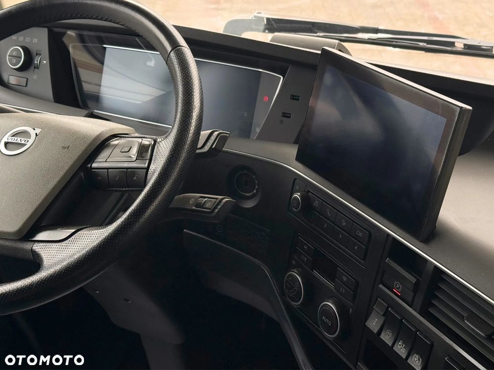 Volvo FH 460 / LOW DECK / XL GLOBETROTTER / SALON PL - 9