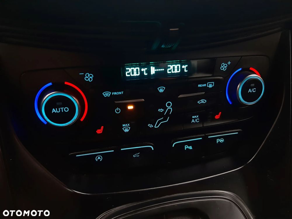 Ford Kuga 2.0 TDCi 4x4 ST-Line - 24