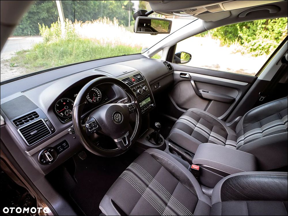 Volkswagen Touran - 6