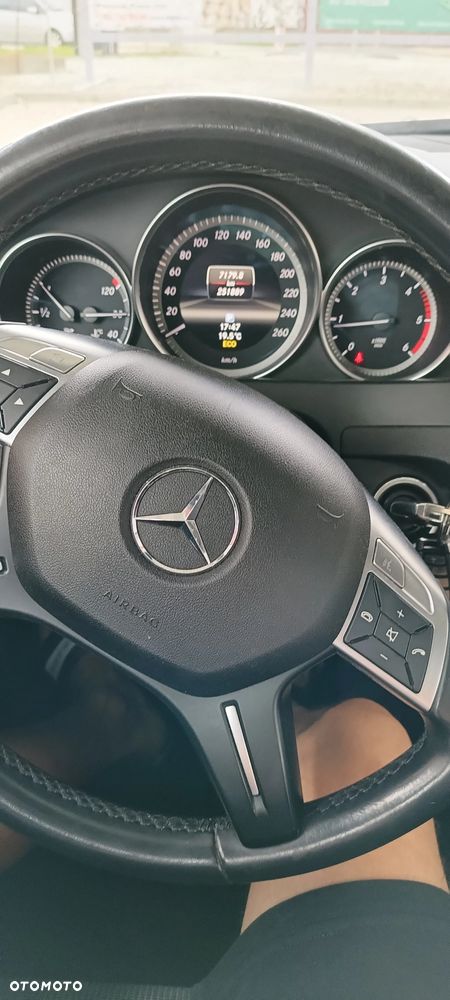 Mercedes-Benz Klasa C 180 CDI DPF (BlueEFFICIENCY) Avantgarde - 7