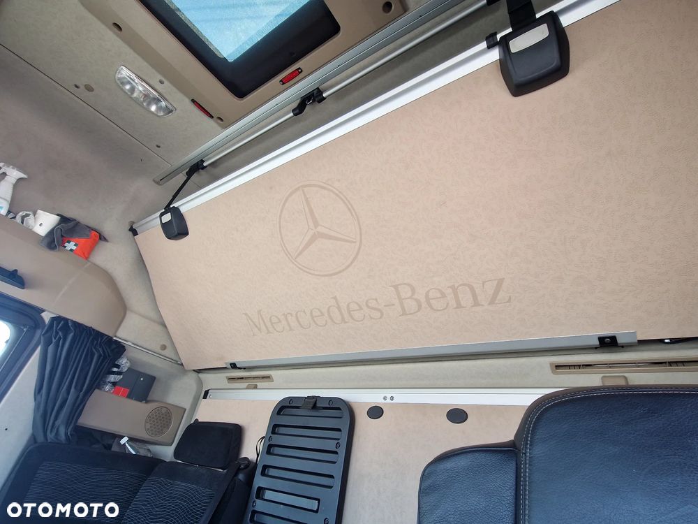 Mercedes-Benz Actros - 31