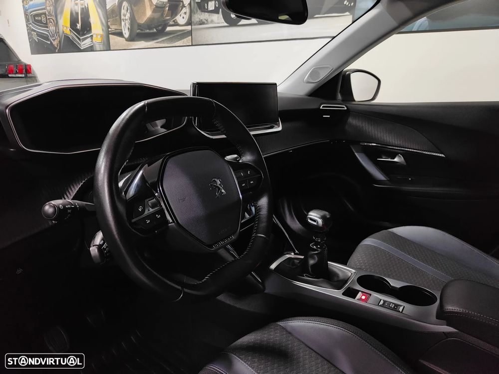 Peugeot 2008 1.2 PureTech Allure - 31